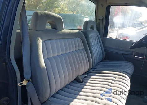 1992 Chevrolet Gmt-400 K1500 z USA, uszkodzony, nr VIN 1GCEK14KXNE149561